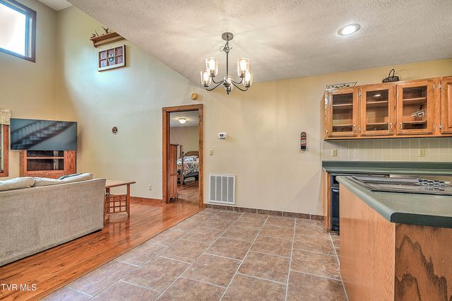 122 Chase Drive, Roan Mountain, TN 37687