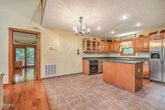 122 Chase Drive, Roan Mountain, TN 37687