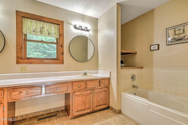 122 Chase Drive, Roan Mountain, TN 37687