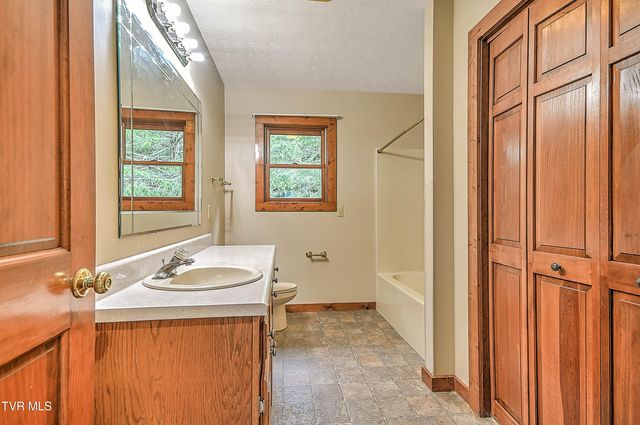 122 Chase Drive, Roan Mountain, TN 37687