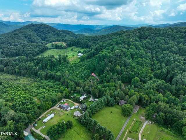 122 Chase Drive, Roan Mountain, TN 37687
