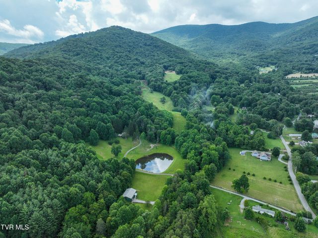 122 Chase Drive, Roan Mountain, TN 37687