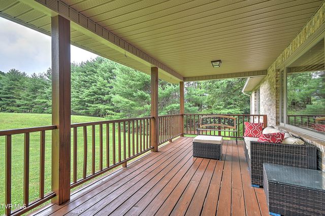 122 Chase Drive, Roan Mountain, TN 37687