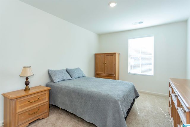 677 JOHNNYS COVE, Leeds, AL 35094