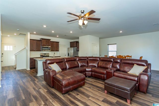 677 JOHNNYS COVE, Leeds, AL 35094