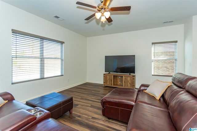 677 JOHNNYS COVE, Leeds, AL 35094