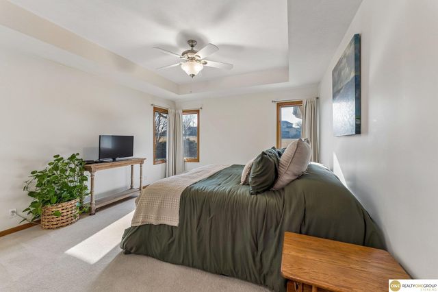 9804 S 176 Avenue, Omaha, NE 68136