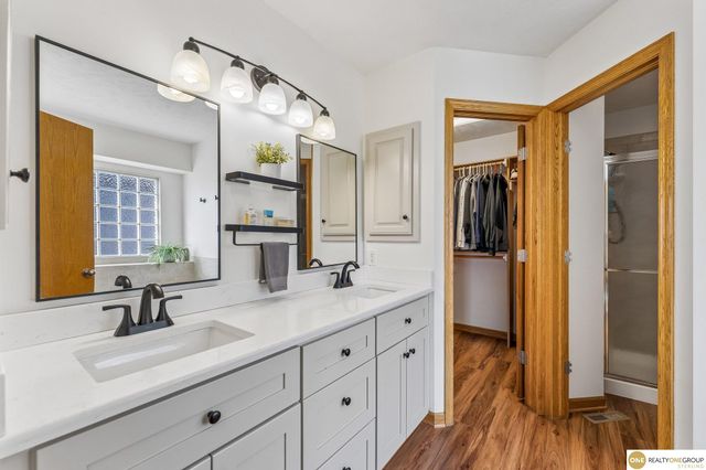 9804 S 176 Avenue, Omaha, NE 68136