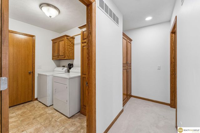 9804 S 176 Avenue, Omaha, NE 68136