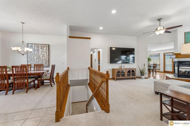 9804 S 176 Avenue, Omaha, NE 68136