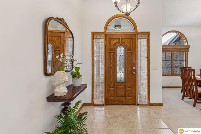 9804 S 176 Avenue, Omaha, NE 68136