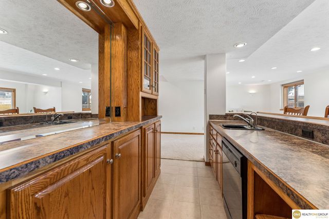 9804 S 176 Avenue, Omaha, NE 68136