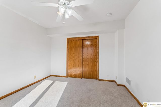 9804 S 176 Avenue, Omaha, NE 68136