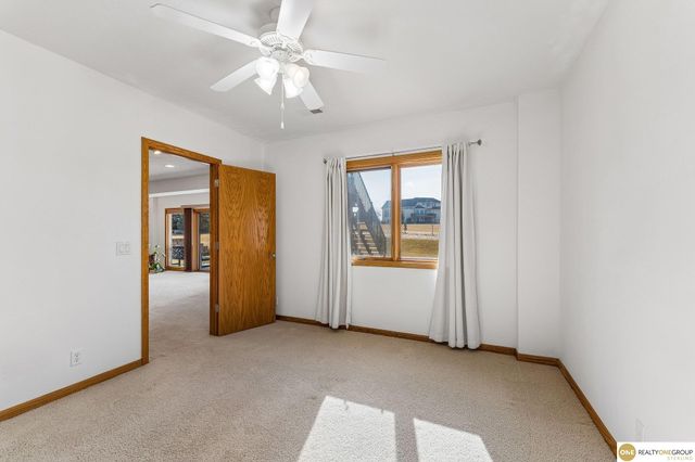 9804 S 176 Avenue, Omaha, NE 68136