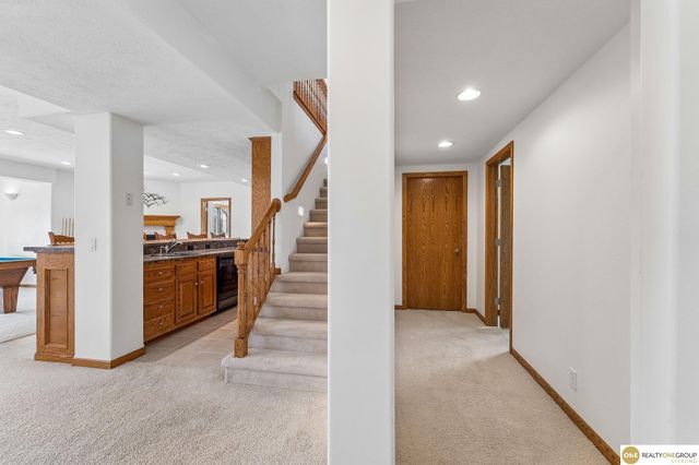 9804 S 176 Avenue, Omaha, NE 68136