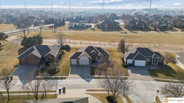 9804 S 176 Avenue, Omaha, NE 68136