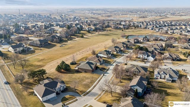 9804 S 176 Avenue, Omaha, NE 68136