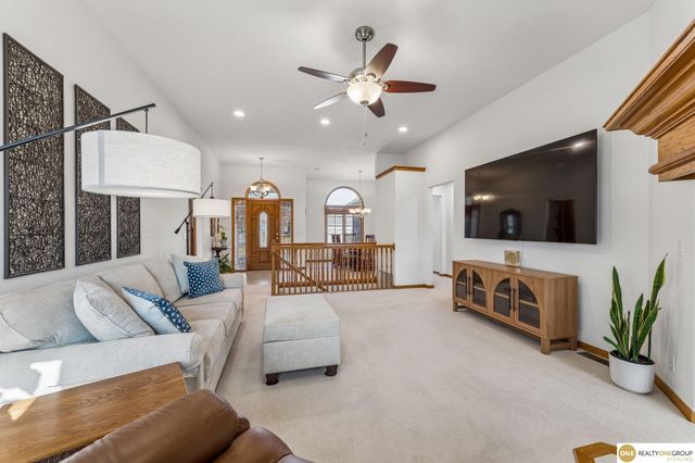 9804 S 176 Avenue, Omaha, NE 68136