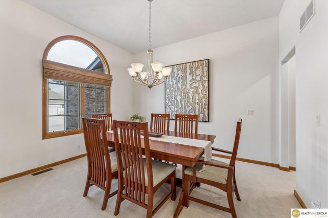 9804 S 176 Avenue, Omaha, NE 68136