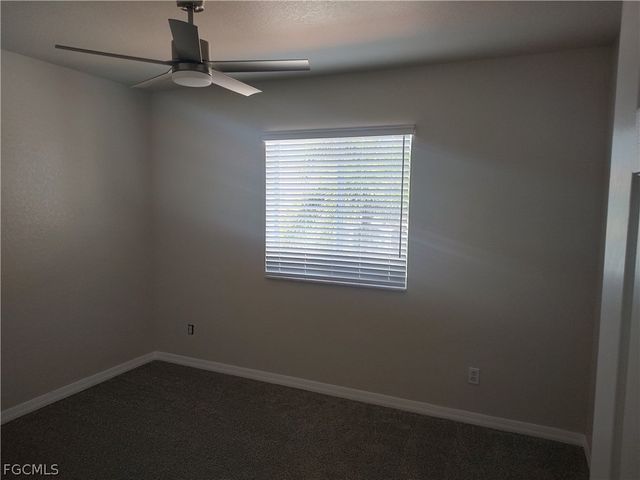 2434 Laurentina LN, Cape Coral, FL 33909