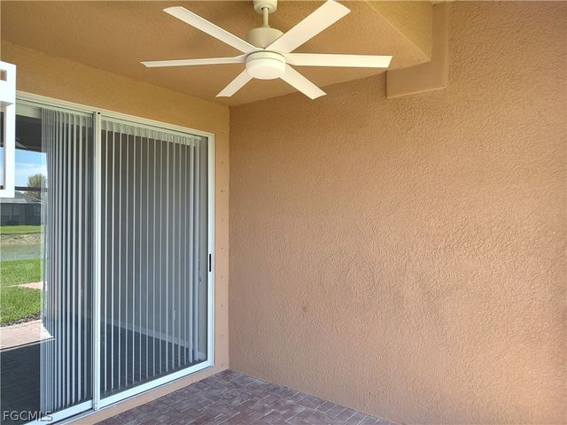 2434 Laurentina LN, Cape Coral, FL 33909