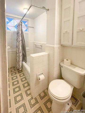 911 N Madison Ave, Beeville, TX 78102