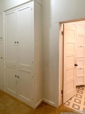 911 N Madison Ave, Beeville, TX 78102