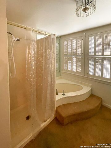 911 N Madison Ave, Beeville, TX 78102