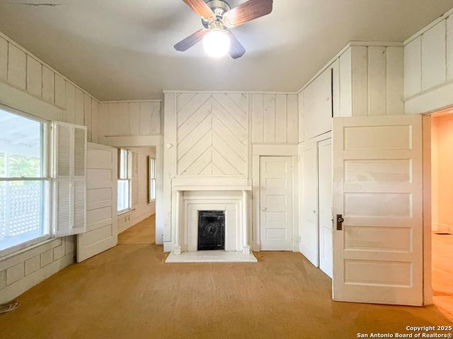 911 N Madison Ave, Beeville, TX 78102