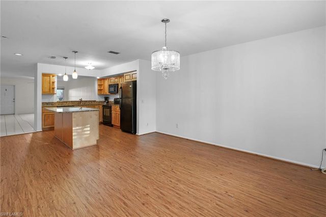 8302 Charter Club CIR 6, Fort Myers, FL 33919