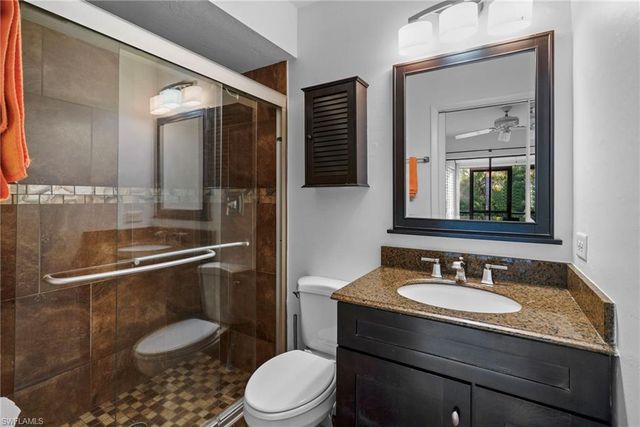 8302 Charter Club CIR 6, Fort Myers, FL 33919