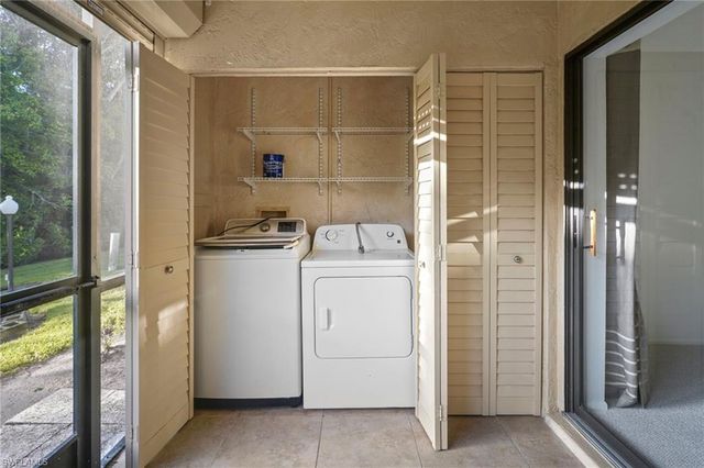 8302 Charter Club CIR 6, Fort Myers, FL 33919