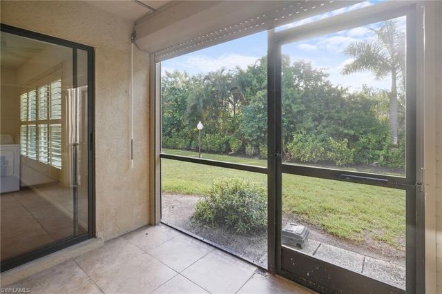 8302 Charter Club CIR 6, Fort Myers, FL 33919