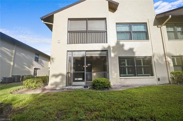8302 Charter Club CIR 6, Fort Myers, FL 33919