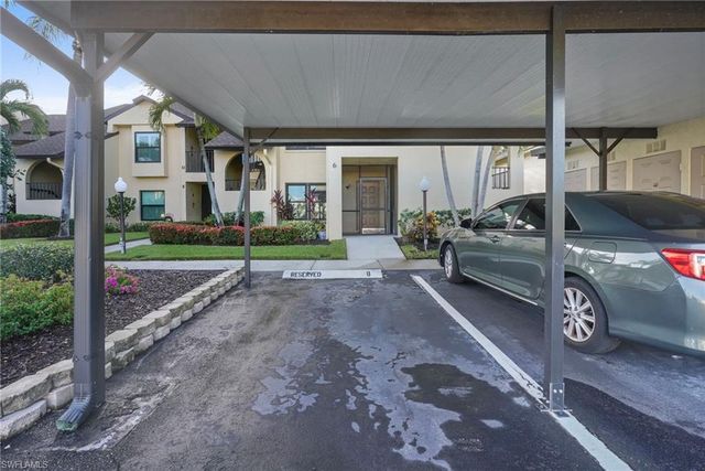 8302 Charter Club CIR 6, Fort Myers, FL 33919