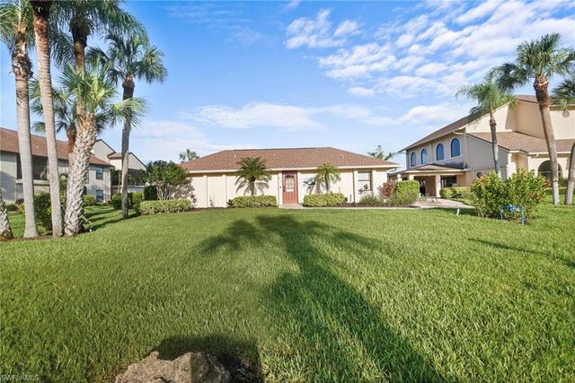 8302 Charter Club CIR 6, Fort Myers, FL 33919
