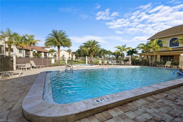 8302 Charter Club CIR 6, Fort Myers, FL 33919
