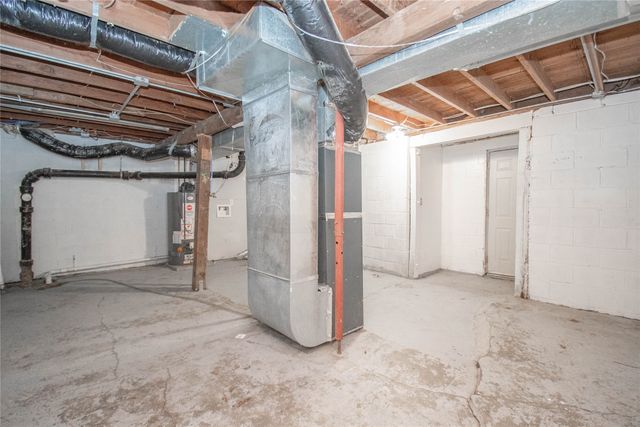 911 Frazier Avenue, Des Moines, IA 50315