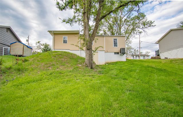 911 Frazier Avenue, Des Moines, IA 50315
