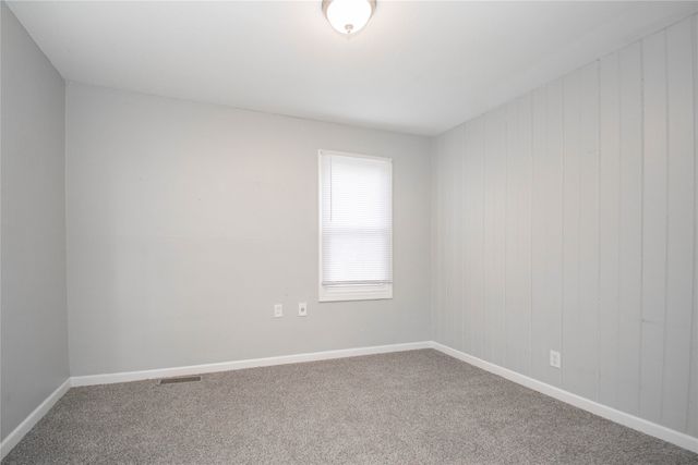911 Frazier Avenue, Des Moines, IA 50315