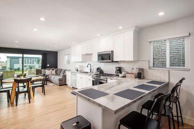 2138 2140 Reed Ave, San Diego, CA 92109