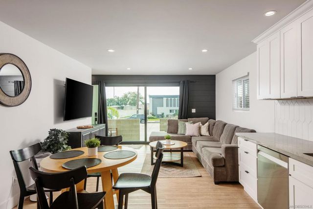 2138 2140 Reed Ave, San Diego, CA 92109