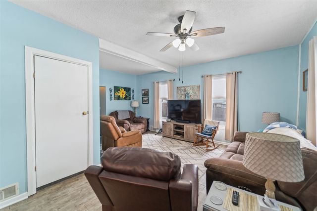 102 N West Avenue, Baxter, IA 50028