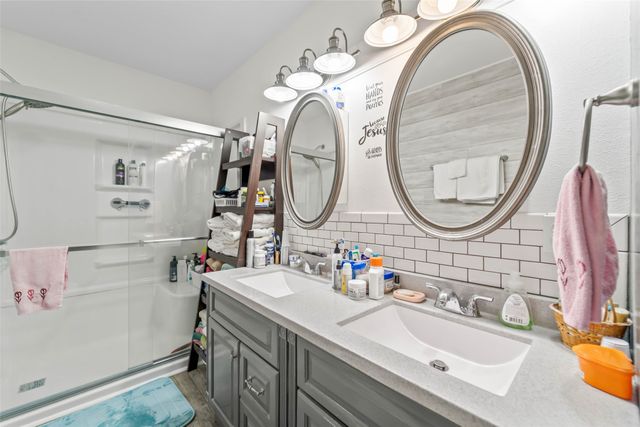 102 N West Avenue, Baxter, IA 50028