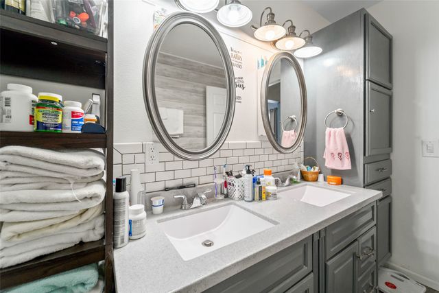 102 N West Avenue, Baxter, IA 50028