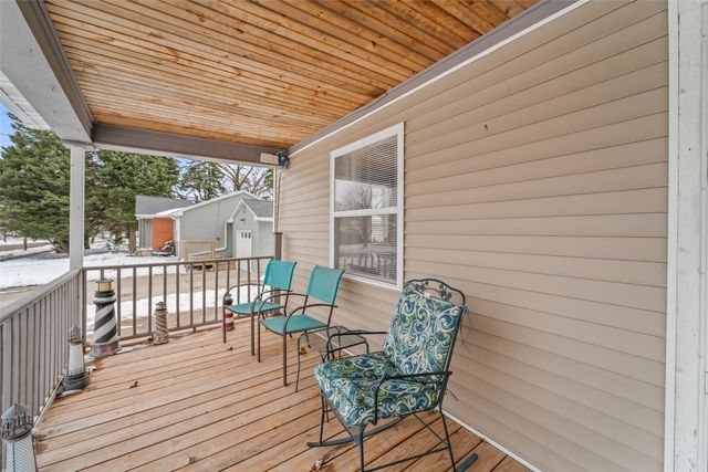 102 N West Avenue, Baxter, IA 50028