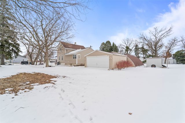 102 N West Avenue, Baxter, IA 50028