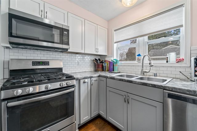 102 N West Avenue, Baxter, IA 50028