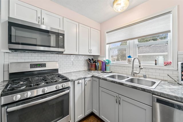 102 N West Avenue, Baxter, IA 50028