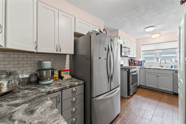 102 N West Avenue, Baxter, IA 50028